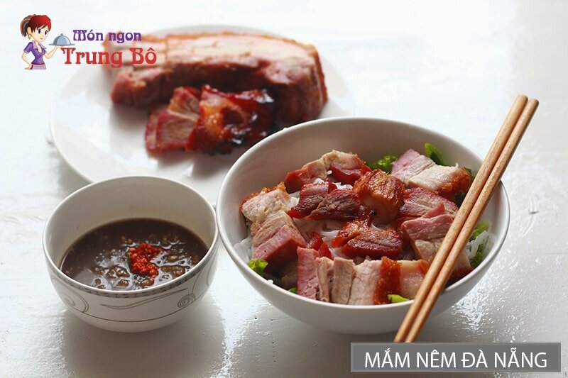 Mắm nêm Dì Cần là một thương hiệu mắm nổi tiếng ở Đà Nẵng. Mắm nêm Dì Cần là một thương hiệu mắm nổi tiếng ở Đà Nẵng.