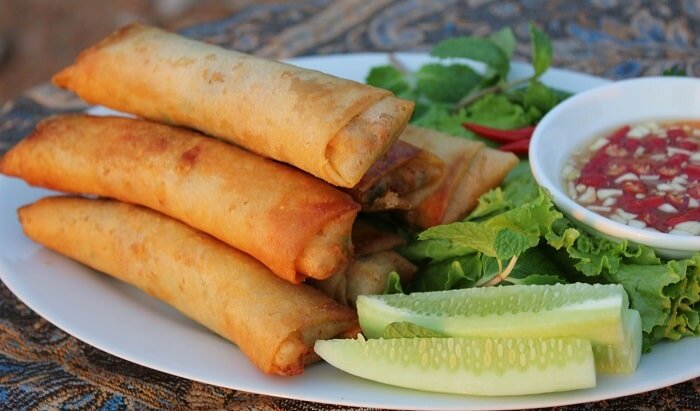 Cuốn ram rán vàng, giòn rụm ram bánh mướt
