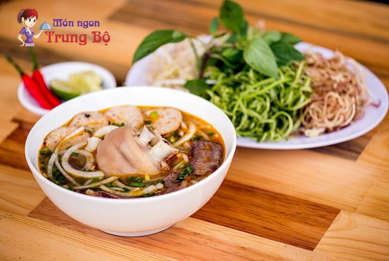 Bún bò được xem là món ăn tiêu biểu nhất cho nền ẩm thực xứ Huế