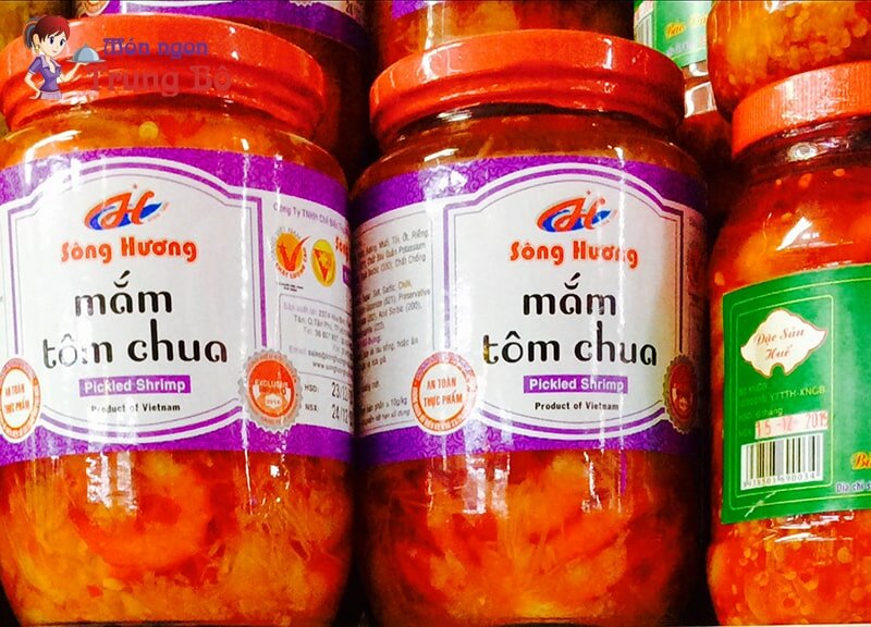 Tôm chua là một món đặc sản Huế bình dị