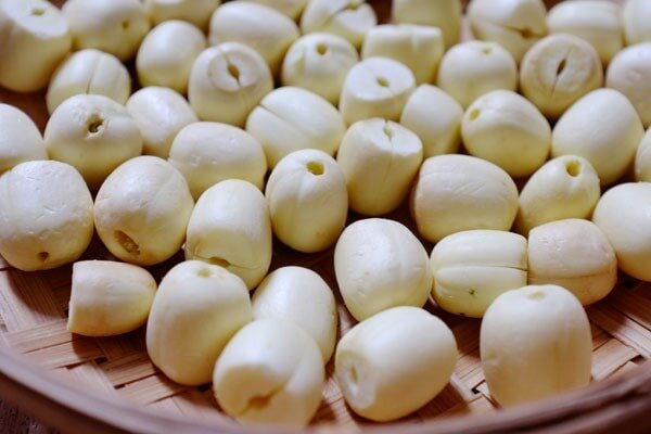 Nguyên liệu làm món chè hạt sen: