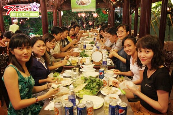 Tổng hợp các quán bánh tráng cuốn thịt heo đông khách nhất ở Đà Nẵng 2