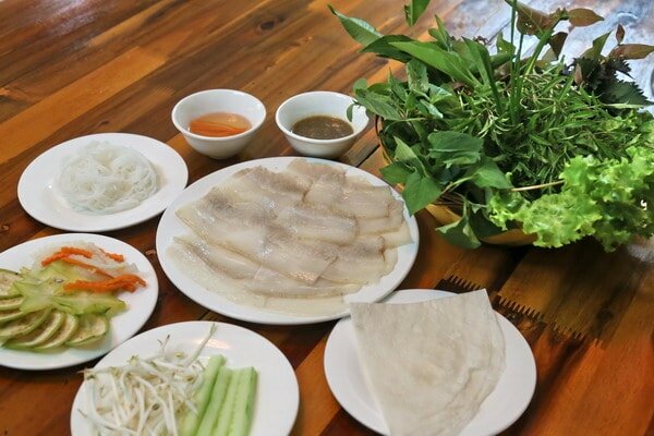 Quán Hoàng Ty là một trong những quán bánh tráng cuốn thịt heo ngon ở Hà Nội quán bánh tráng cuốn thịt heo ngon ở Hà Nội 3