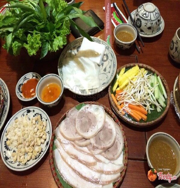 Bánh tráng cuốn thịt heo Yết Kiêu là một trong những quán bánh tráng cuốn thịt heo ngon ở Hà Nội quán bánh tráng cuốn thịt heo ngon ở Hà Nội 8