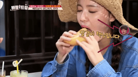 Jeong Si A khá ưng ý với món bánh mì Việt Jeong Si A khá ưng ý với món bánh mì Việt