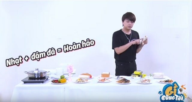 Duy Khánh khá hài hước trước thử thách với 5 loại gỏi khác nhau Duy Khánh khá hài hước trước thử thách với 5 loại gỏi khác nhau