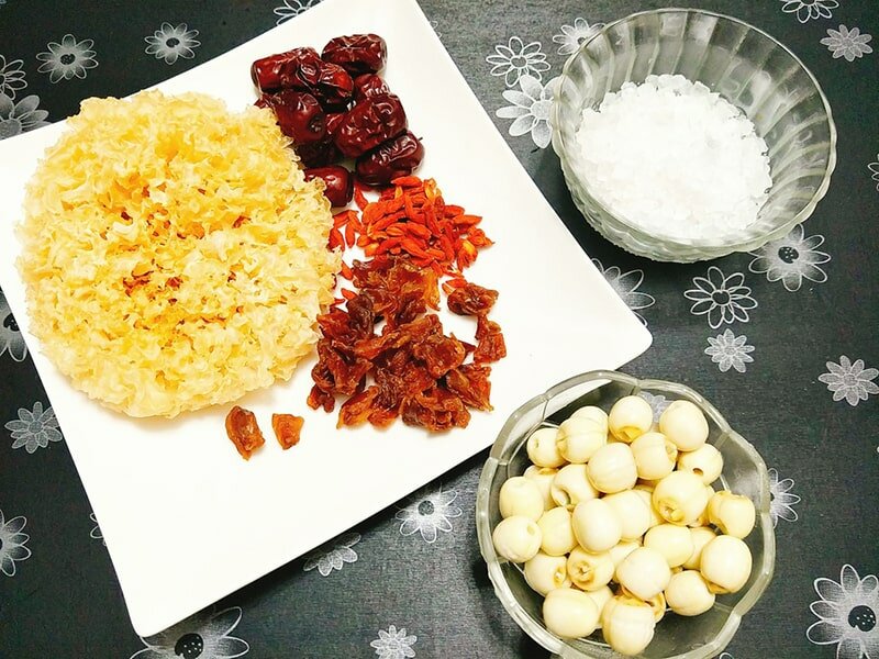 Nguyên liệu làm chè nấm tuyết Nguyên liệu làm chè nấm tuyết