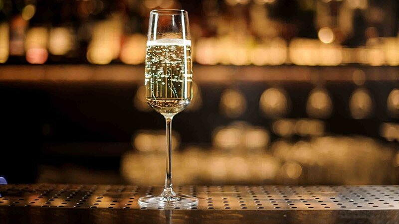 Bạn biết gì về rượu champagne?