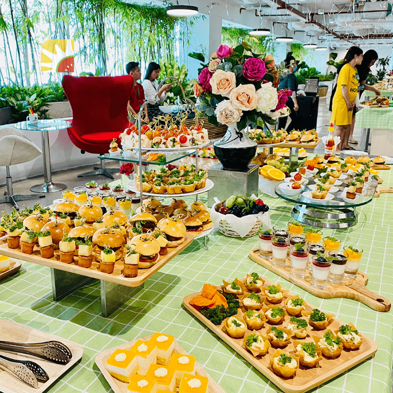 Tiệc finger food khai trương công ty.